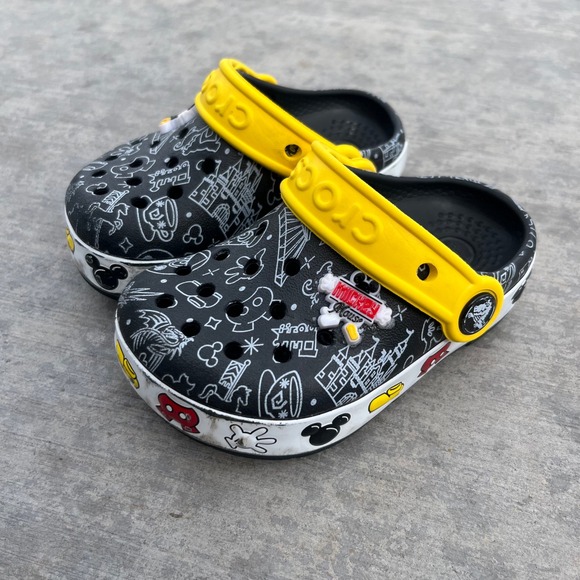 CROCS Other - Crocs Kids Mickey Mouse Disney Parks Clogs Black Yellow Toddler Size 7 207102